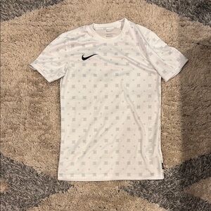 Nike Men's White and Gray Patterned Jersey